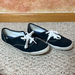 Keds Womens size 9 black slip on shoes